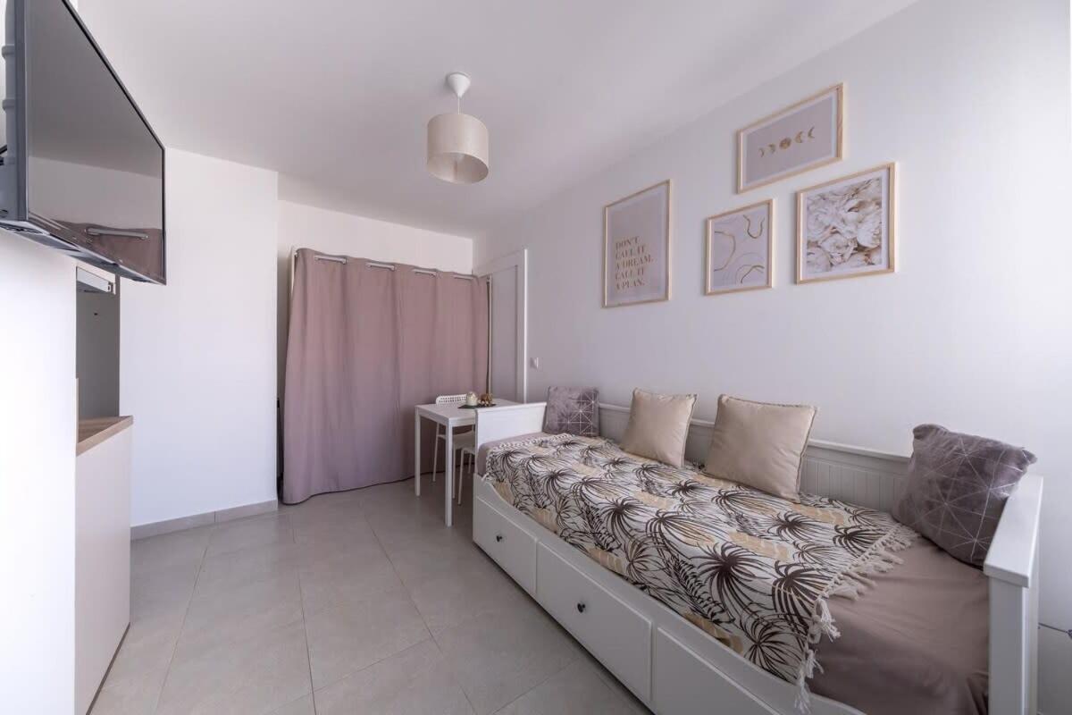 S5 Disney Studio Appartement Cosy Serris Exteriör bild